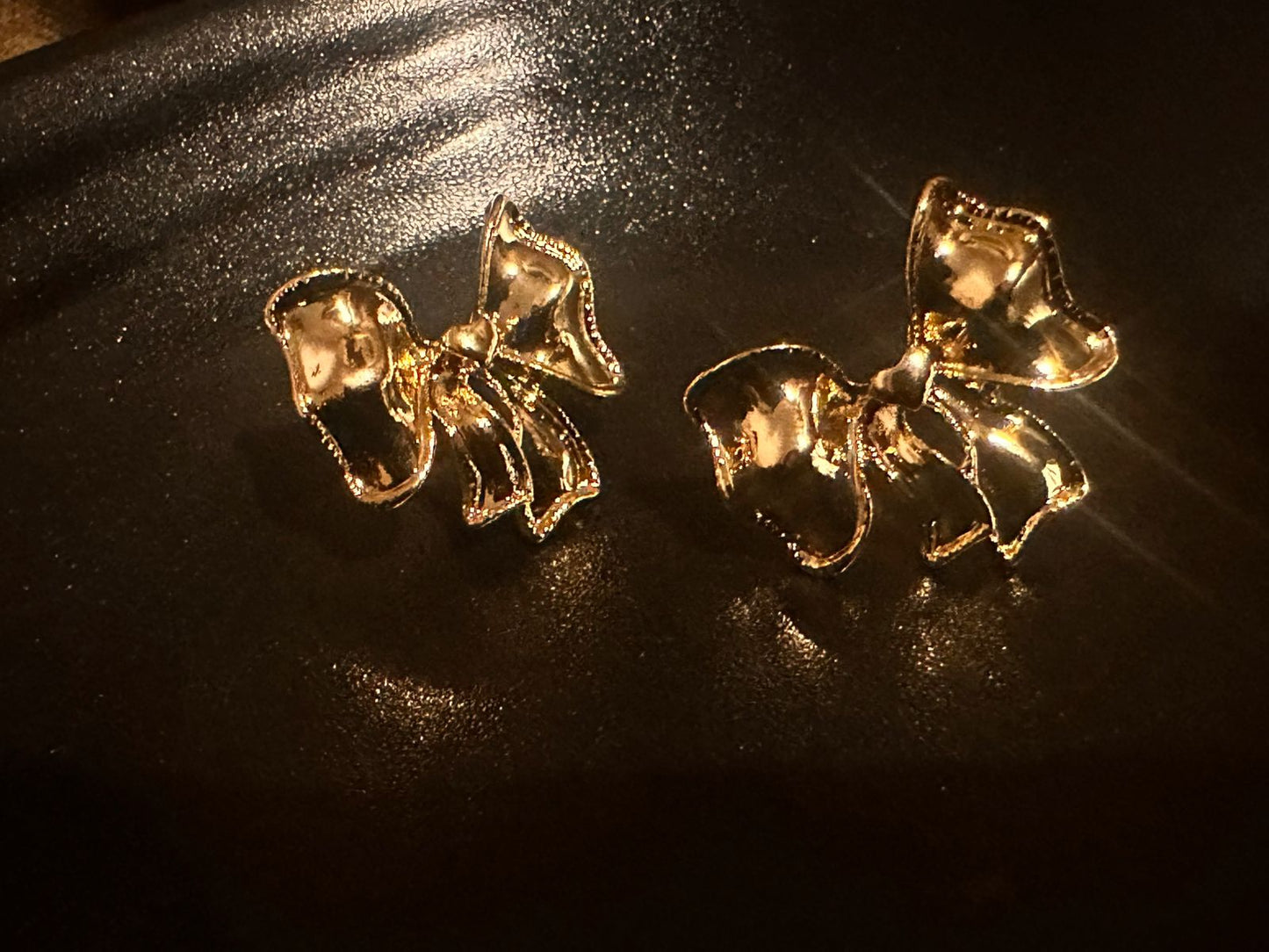 Golden Classic Bow Studs