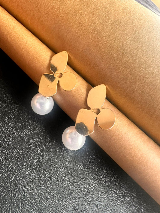 Golden Bloom Pearl Drops