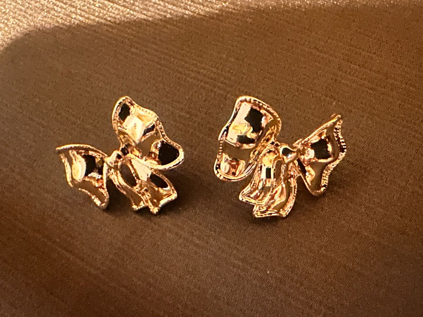 Golden Classic Bow Studs