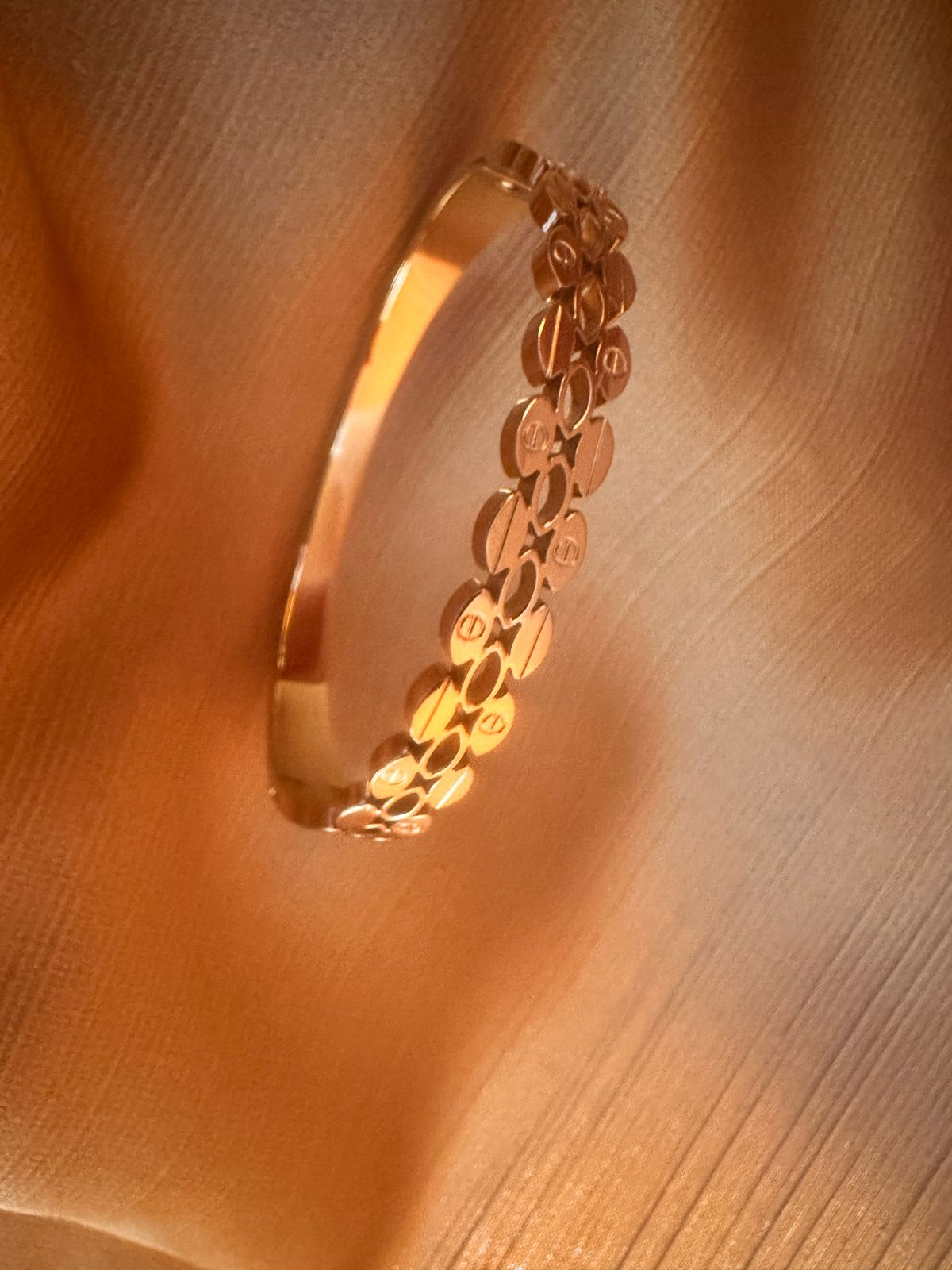 Golden Aura Cutwork Kada – Luxe Finish